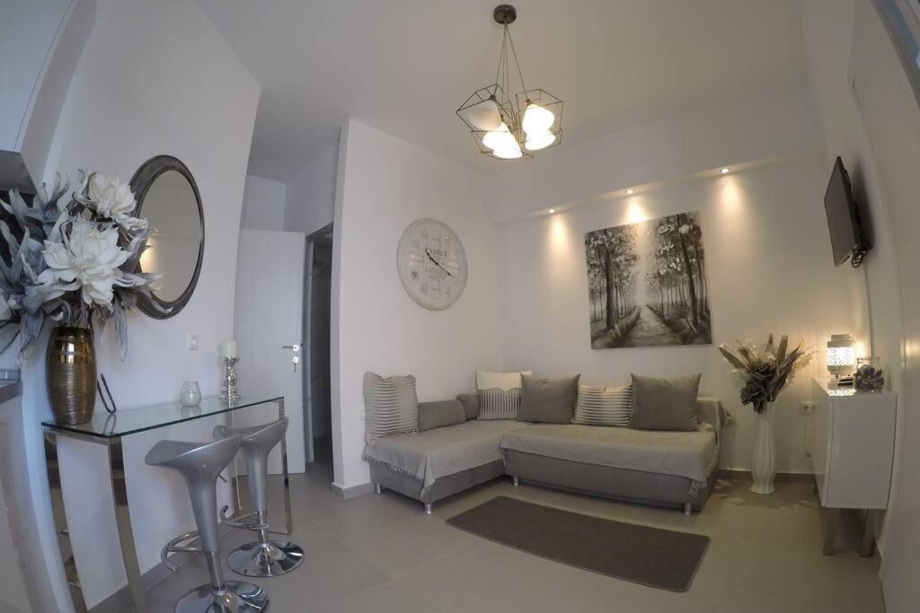 Polychrono New 2 Bedroom Apt. Just By The Sea! Exterior photo